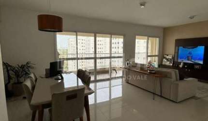 Apartamento em condomínio clube com 3 suítes e 3 vagas de garagem e lazer completo.