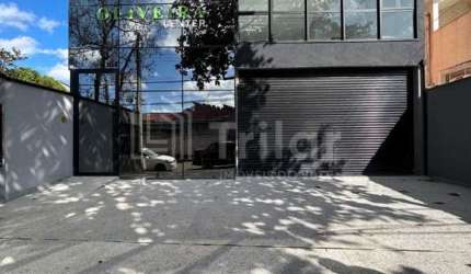 OPORTUNIDADE LOCAÇÃO - PRÉDIO COMERCIAL NOVO, COM 2 PAVIMENTOS, FACHADA IMPONENTE, ELEVADOR DE ACESSO - LOCALIZAÇÃO PRIVILEGIADA DA VILA INDUSTRIAL.