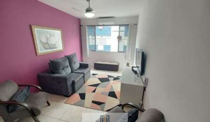 Apartamento padrão com 2 dormitórios sendo 1 suíte, à menos de 300 metros do mar, no lado praia da ENSEADA-Guarujá/SP