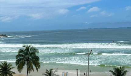 Apartamento Alto Padrão com sacada vista mar, 3 dormitórios sendo 3 suítes, PITANGUEIRAS-GUARUJÁ/SP.