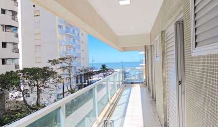 Apartamento com vista lateral mar, 3 dormitórios sendo 2 suítes, lazer no condomínio, à menos de 50 metros da praia em PITANGUEIRAS - Guarujá/SP.
