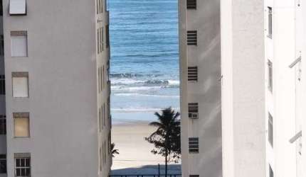 Apartamento à menos de 100 metros do mar com vista parcial mar ,3 dormitórios, na praia das PITANGUEIRAS - Guarujá/SP.