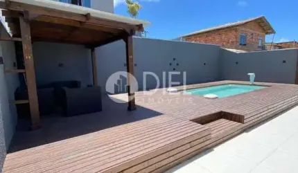 Casa com piscina + 4 vagas de garagem, Meia Praia, Itapema - SC