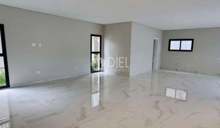 Uma casa de luxo em condomÍnio para vocÊ!, Barra, Balneário Camboriú - SC