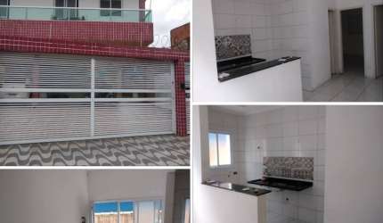 Casa em condomínio com 8 casas