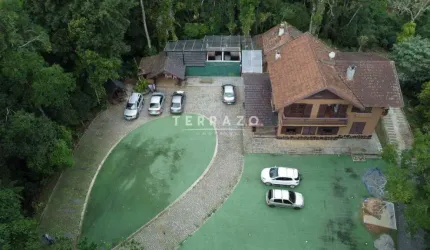 Casa à venda, 9 quartos, 30 vagas, Alto - Teresópolis/RJ