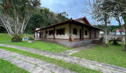 Casa à venda, 5 quartos, 2 suítes, Centro - Guapimirim/RJ
