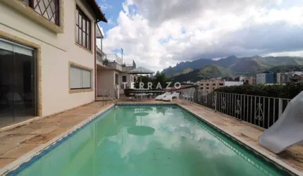 Casa à venda, 3 quartos, 1 suíte, 3 vagas, Várzea - Teresópolis/RJ