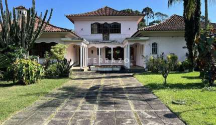Casa Comercial no estilo Arabe / 4 suítes / 450m² / Tijuca-Teresópolis