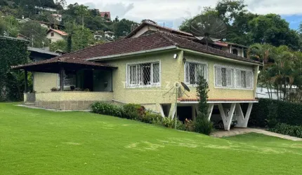 Casa à venda, 3 quartos, 3 vagas, Golfe - Teresópolis/RJ