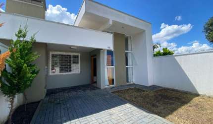 Casa semi mobiliada com dois quartos