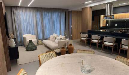 Apartamento DECORADO com 3 suítes a 300 metros do mar de Jurerê