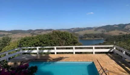 Sítio em Piracaia com vista para represa