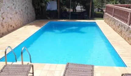 Chácara à venda em Atibaia-SP, Jardim Estância Brasil: 5 quartos, 2 suítes, 3 banheiros, 200m² de área