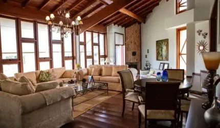 Excelente Casa à Venda no Beiral das Pedras em Atibaia