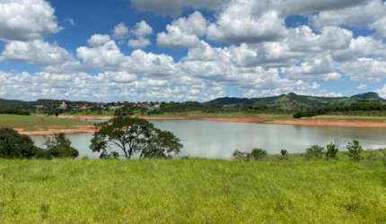 Sítio na represa com 22 mil metros em Piracaia