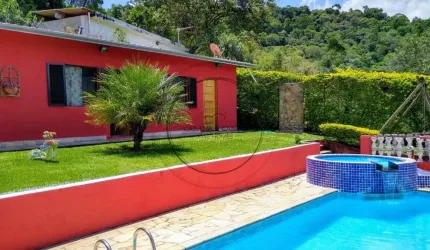 Chácara à venda em Nazaré Paulista - SP - Com vista para a represa