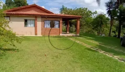 Chácara à venda em Atibaia-SP, bairro Laranjal: 3 quartos, 2 suítes, 2 salas, 3 banheiros, 10 vagas - 230m². Venha conferir!
