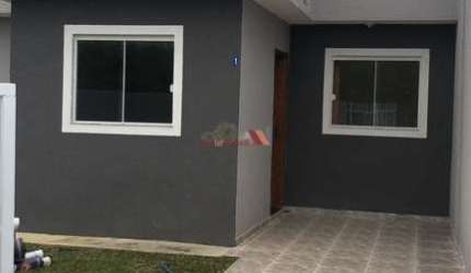 Casa Frente para Rua no Bairro Campo do Santana