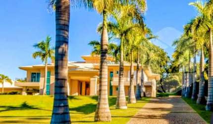 Casa de Luxo em Condomínio: 5 quartos, 5 suítes, 4 salas, 8 banheiros, 10 vagas, 1.293,62 m² em Jaguariúna-SP
