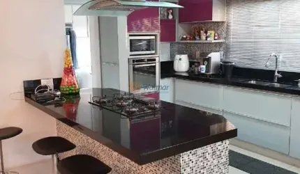 Impecável casa de alto padrão no Swiss Park: 3 quartos, 3 suítes, 3 salas, 5 banheiros, 4 vagas de garagem, 320m²! Venda ou locação em Campinas, SP.