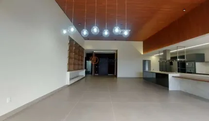 Maravilhosa casa de alto padrão em condomínio, 4 suítes e 5 vagas em Jaguariúna-SP, Residencial Haras Patente - Imperdível!