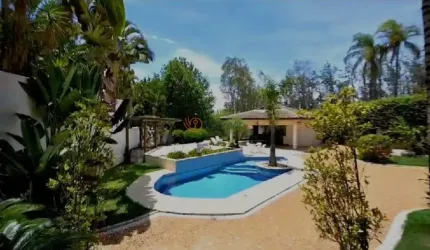 Imponente residência de luxo no Parque Taquaral: 4 quartos, 4 suítes, 4 salas, 7 banheiros, 10 vagas de garagem, 646,23 m². Venha conhecer!