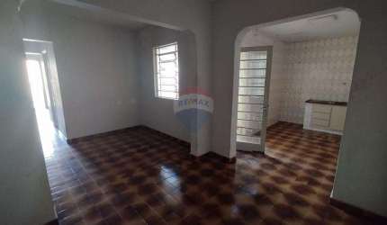 CASA COM 3 QUARTOS, SALA, COZINHA E 2 BANHEIROS NO CENTRO DE BRAGANÇA PAULISTA