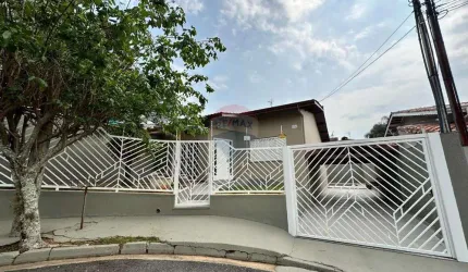 Casa à Venda no Jardim Europa – Elegância, Conforto e Lazer em Um Só Lugar