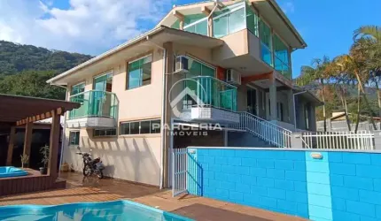 Casa para Venda em Garopaba, Macacu, 3 dormitórios, 1 suíte, 2 banheiros, 2 vagas