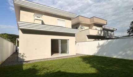Casa com 4 quartos à venda no Glória, Joinville  por R$ 2.350.000