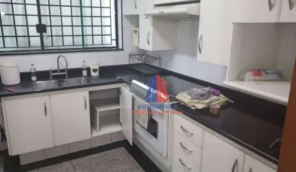 Casa com 3 dormitórios à venda, 138 m² por R$ 750.000,00 - Vila Santa Catarina - Americana/SP