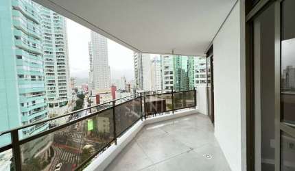 Apartamento quadra mar no Edifício Ruth de Sá em Balneário Camboriu