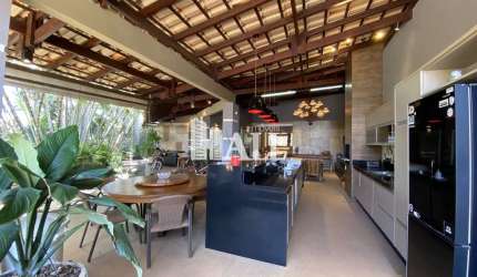 Casa com 3 dorms, Jardim Vivendas, São José do Rio Preto - R$ 1.75 mi, Cod: 10024