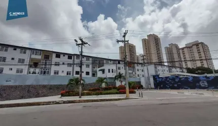 Apartamento com 3 dormitórios à venda, 108 m² por R$ 280.000,00 - Benfica - Fortaleza/CE