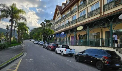 Sala comercial para alugar na Estrada União e Indústria, 9153, Itaipava, Petrópolis por R$ 1.500