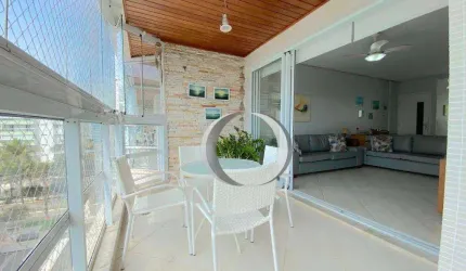 Clean, sala ampla com cozinha americana