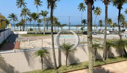Casa em condomínio fechado a pouco passos da praia da enseada