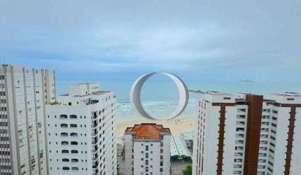 Apartamento na Pitangueiras com vista para o mar, 2 vagas, lazer e serviço de praia