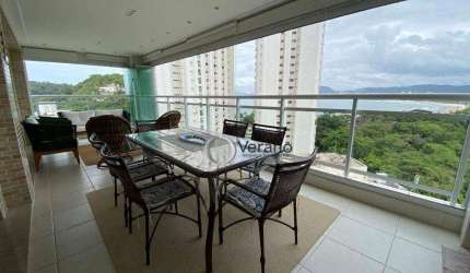 Apartamento de alto padrão na praia da Enseada, com vista para o mar