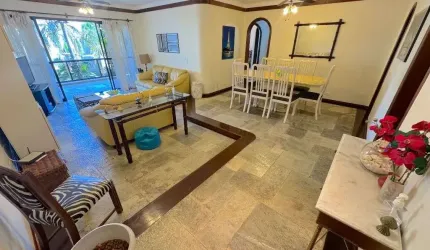 Apartamento na Enseada, 3 quartos, piscina, 2 vagas, proximo da praia