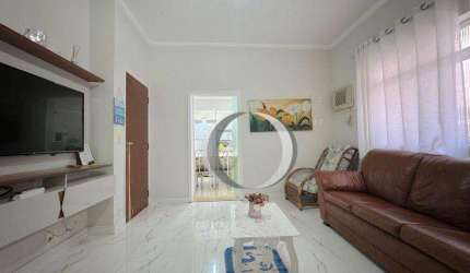 Apartamento Reformado, pertinho da praia da Enseada, climatizado