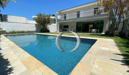 Casa recem reformada com 4 quartos sendo 2 suítes piscina e churrasqueira, na praia do Pernambuco