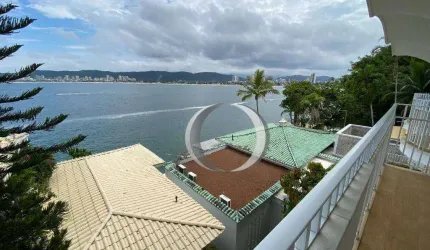 Apartamento com 3 quartos sendo 2 suítes com uma vista maravilhosa da paraia da Enseada