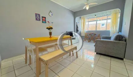 Apartamento a venda na Enseada com 2 quartos, próximo da praia e comércio em geral