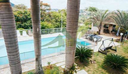 Casa de Alto Padrão no Condomínio Vale do Flamboyant em Atibaia-SP
