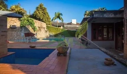 Excelente Casa à Venda no Beiral das Pedras em Atibaia