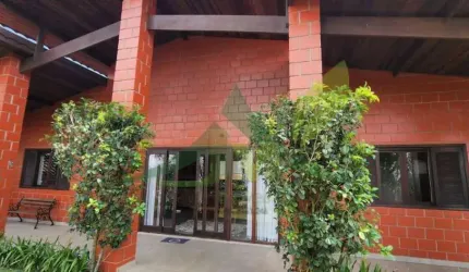 Casa Térrea com Vista Deslumbrante no Condomínio Rancho Querência – Piracai