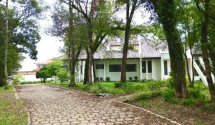 Casa com 5 quartos, 447m², à venda em Curitiba, São Braz