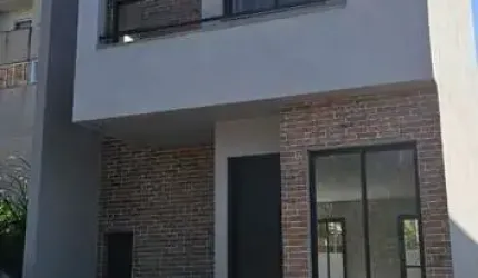 Sobrado com 2 quartos, 120m², à venda em Curitiba, Santa Cândida